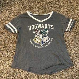 Grey comfy  hogwarts shirt